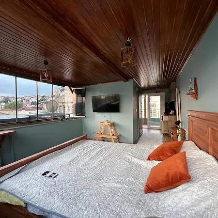 Golden Horn Appartement *